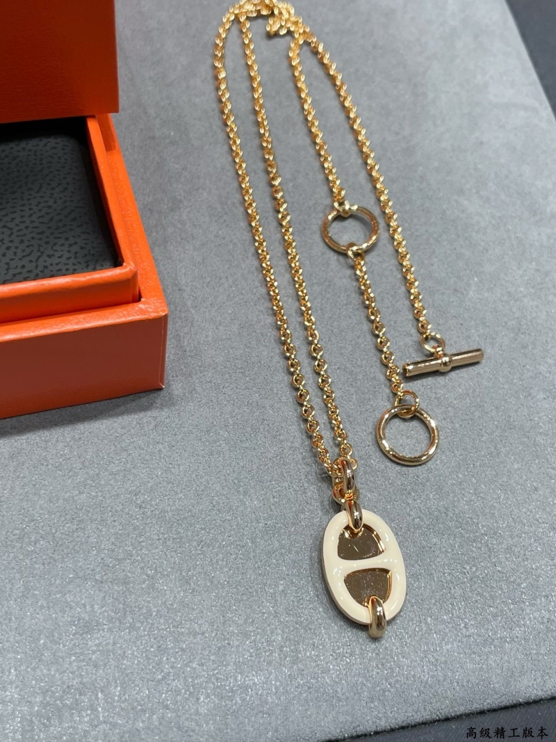 H**me5 necklaces